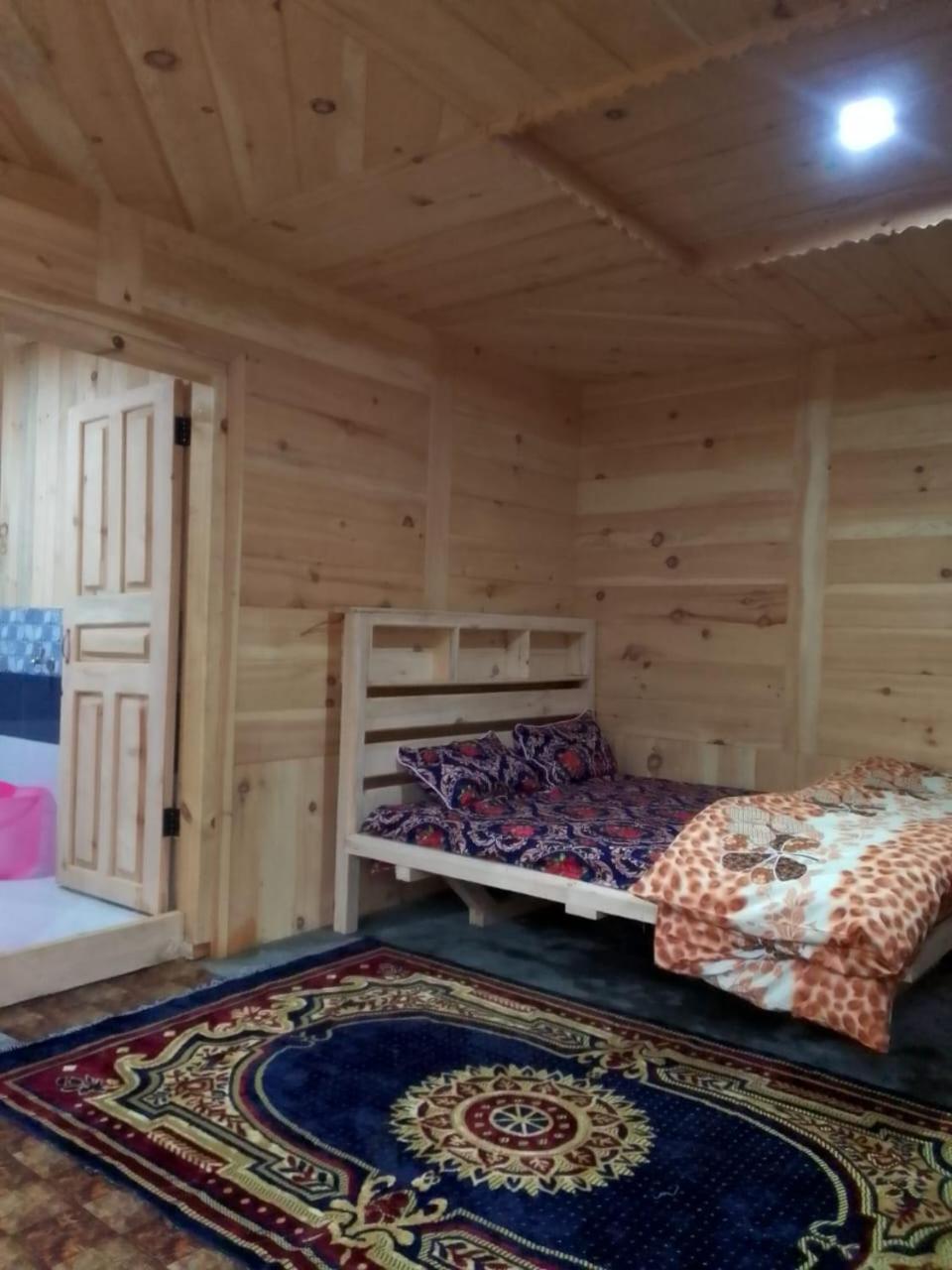 Riverbank Hotel Taobut Neelum Valley Azad Kashmir Taobat Dış mekan fotoğraf